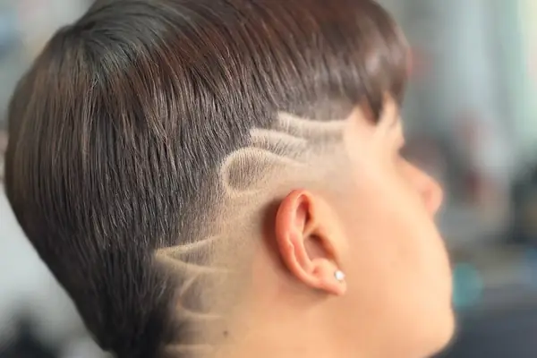 Corte com desenho na lateral